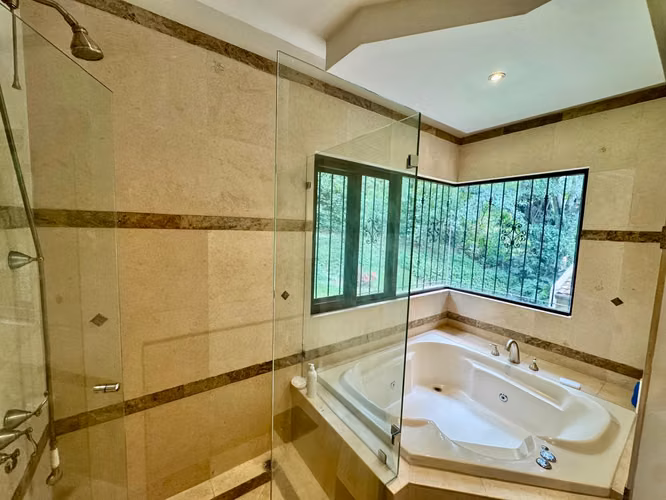 Venta de Casa en Condominio Villa Real, Santa Ana - Imagen 13