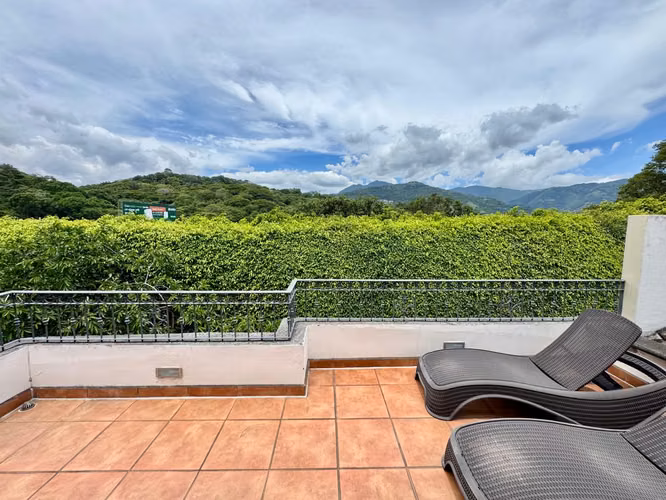 Venta de Casa en Condominio Villa Real, Santa Ana - Imagen 7