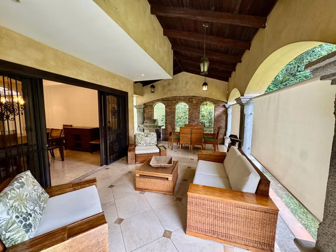 Venta de Casa en Condominio Villa Real, Santa Ana - Imagen 11