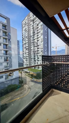 Se vende apartamento amueblado en Sky Garden, Nunciatura, San José. - Imagen 2