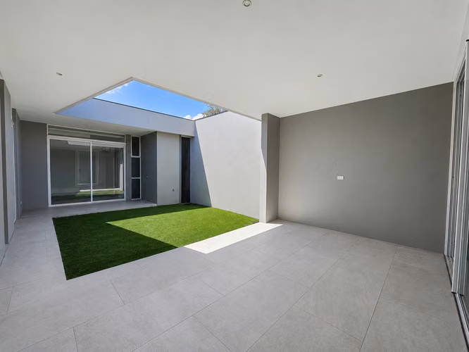 ALQUILER DE CASA EN RÍO ORO DE SANTA ANA - Imagen 2