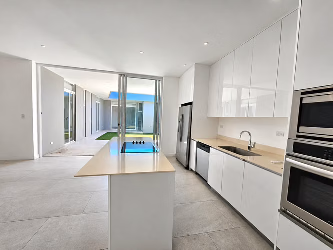 ALQUILER DE CASA EN RÍO ORO DE SANTA ANA - Imagen 7