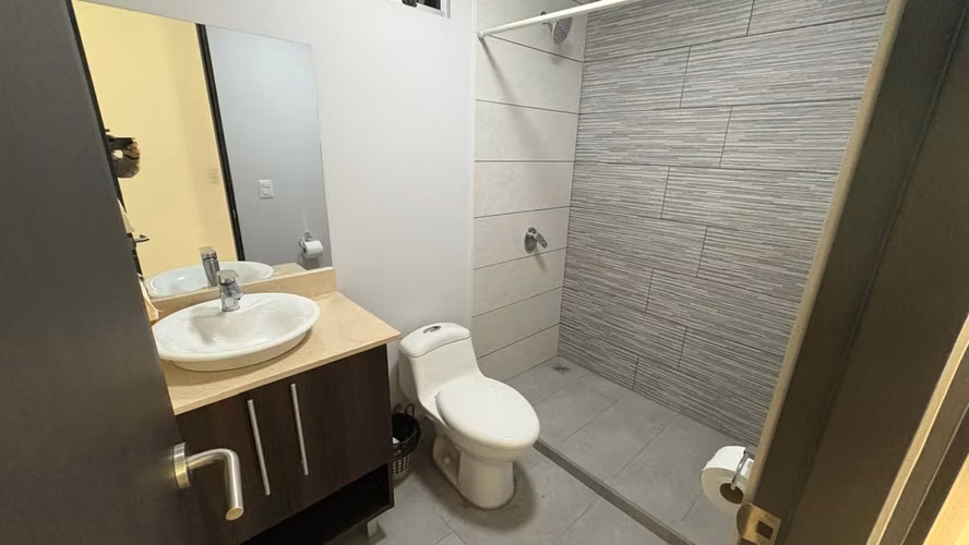 Venta de Apartamento en condominio de Sabana Sur, San José - Imagen 6