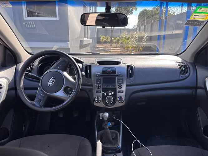 KIA CERATO 2011 - Imagen 5