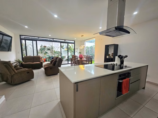 Casa Moderna en Alquiler | Santa Ana Boulevard, Pozos de Santa Ana - Imagen 2