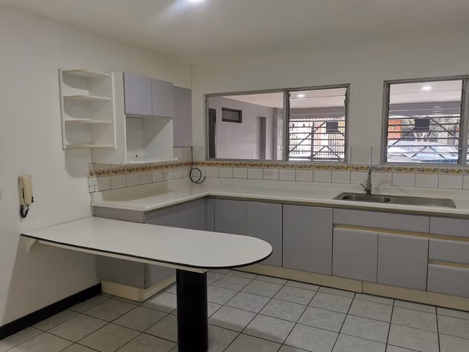Casa en venta en Residencial Pinar, Santa Marta, Montes de Oca