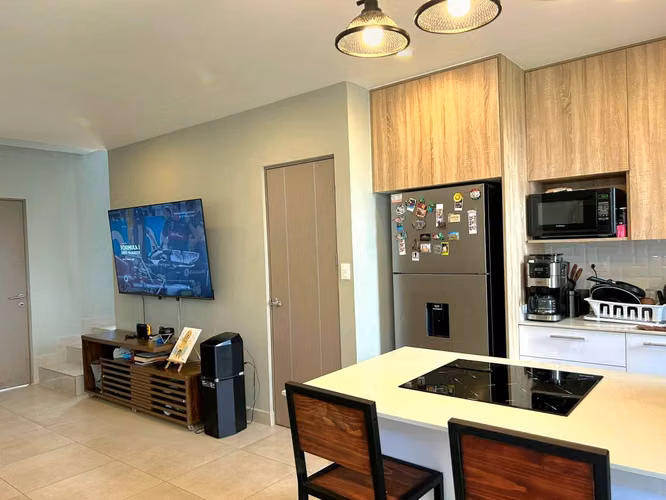 Casa Moderna en Venta | Vistas de Santa Ana – Piedades - Imagen 2