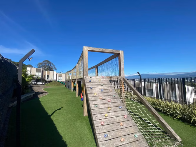 Casa Moderna en Venta | Vistas de Santa Ana – Piedades - Imagen 19