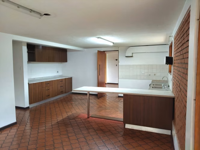 Casa Amplia cerca Mall San Pedro y UCR - Imagen 6