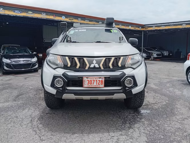 Mitsubishi L200 - Imagen 7
