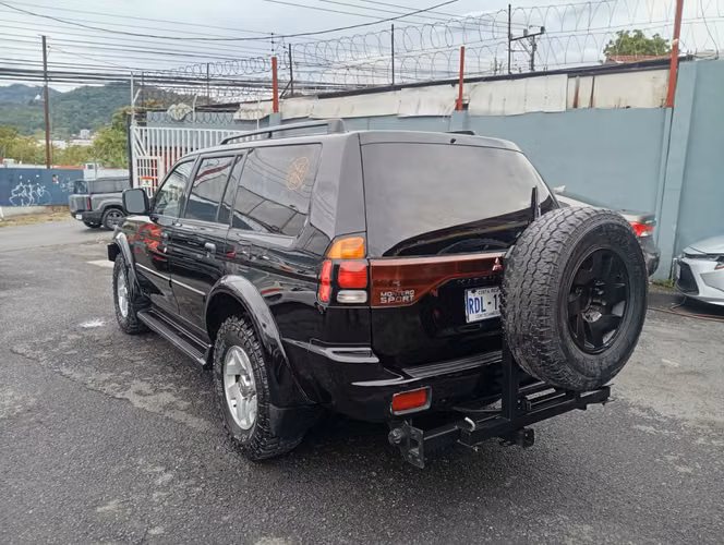 Mitsubishi montero sport - Imagen 3