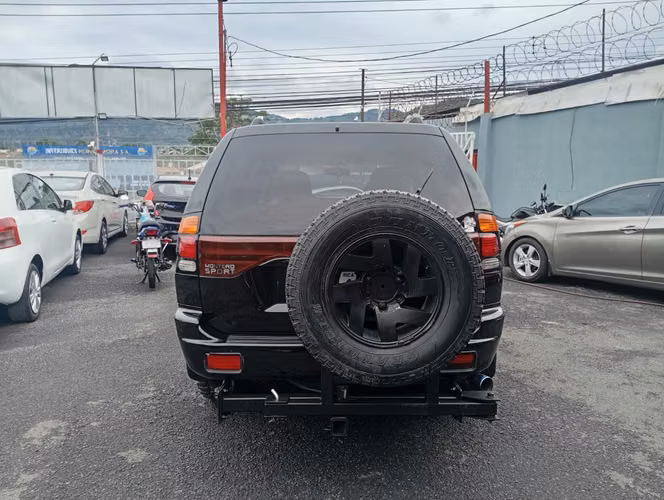 Mitsubishi montero sport - Imagen 6