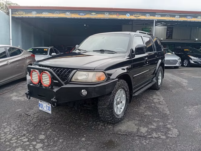 Mitsubishi montero sport - Imagen 4
