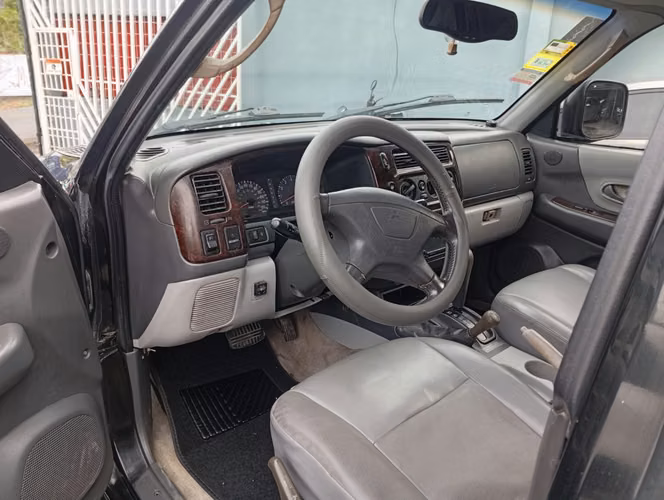Mitsubishi montero sport - Imagen 15