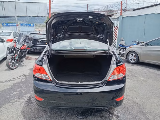 Hyundai accent - Imagen 8