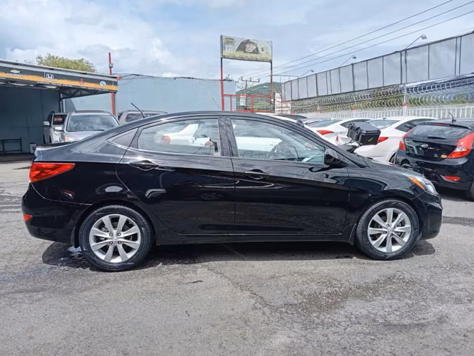 Hyundai accent - Imagen 4