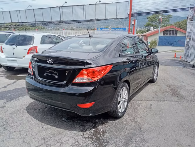 Hyundai accent - Imagen 7