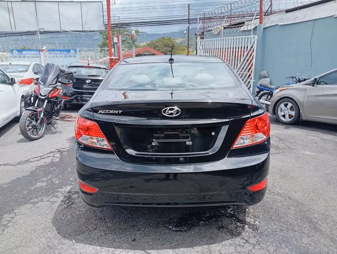 Hyundai accent - Imagen 5