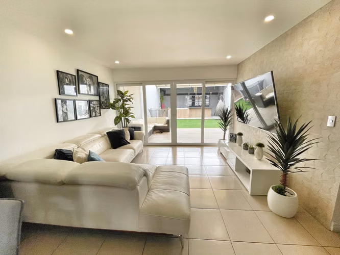 ALQUILER CASA EN CONDOMINIO RIO PALMA, GUACHIPELIN ESCAZÚ - Imagen 4