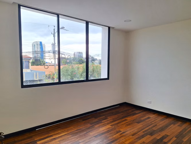 APARTAMENTO REMODELADO EN SABANA SUR A UNA CUADRA DE LA SABANA (RC 1227 3) - Imagen 5