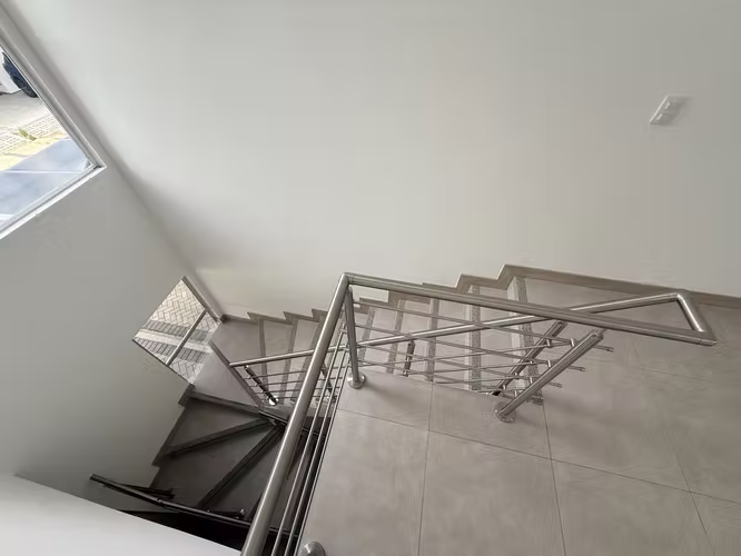 Casa nueva en alquiler en Santo Domingo, OPORTUNIDAD con patio. Entrega inmediata. - Imagen 8