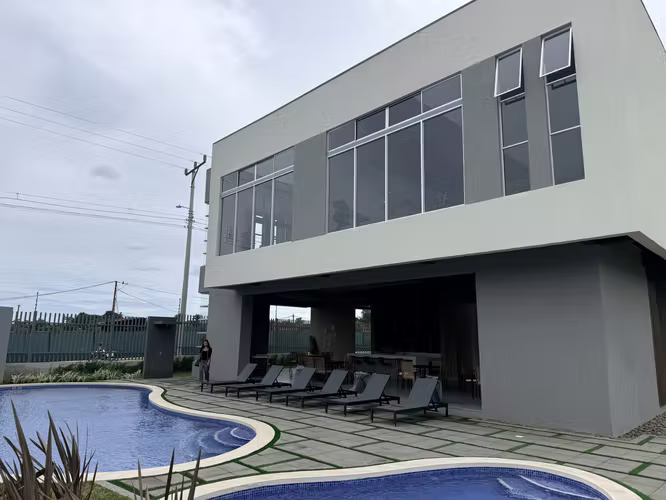 Casa nueva en alquiler en Santo Domingo, OPORTUNIDAD con patio. Entrega inmediata. - Imagen 1