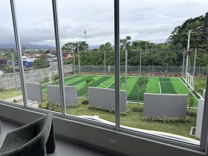 Casa nueva en alquiler en Santo Domingo, OPORTUNIDAD con patio. Entrega inmediata. - Imagen 2