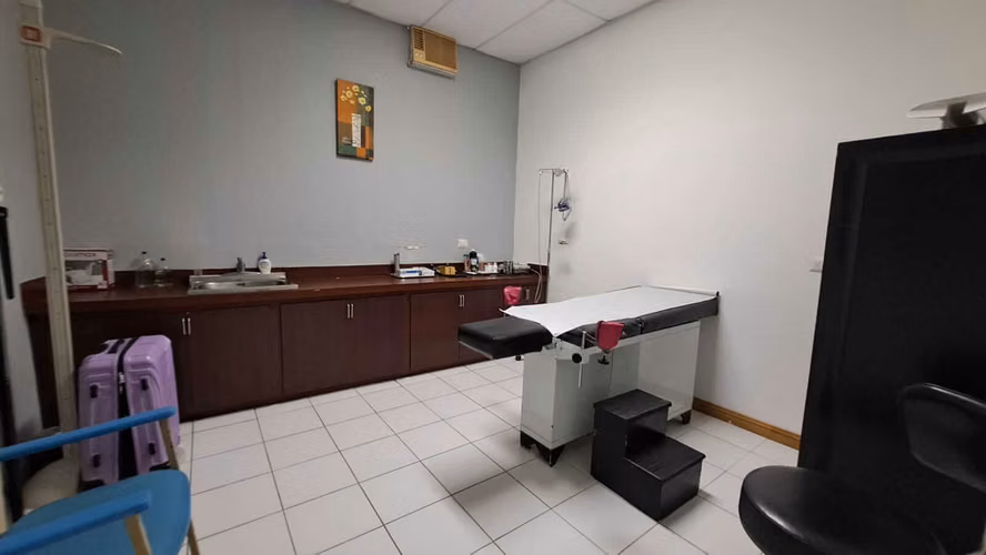 Venta propiedad con clinica - Imagen 15