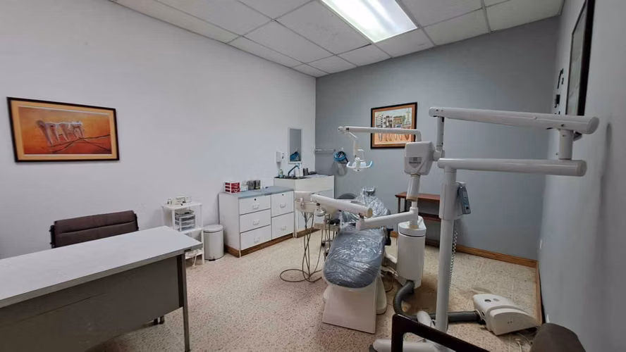 Venta propiedad con clinica - Imagen 14