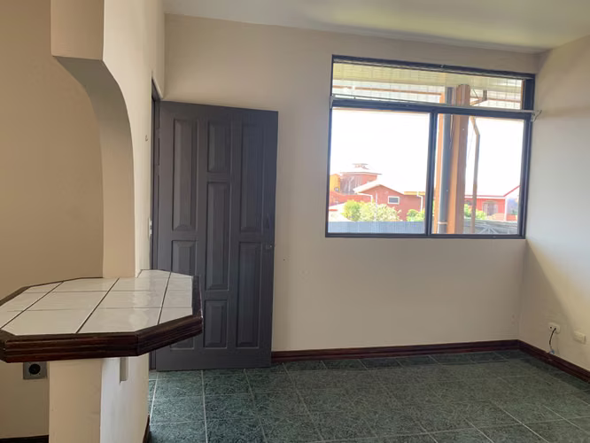 Alquilo apartamento en Mercedes Norte, segundo piso, cochera 1 carro, 2 habitaciones - Imagen 9