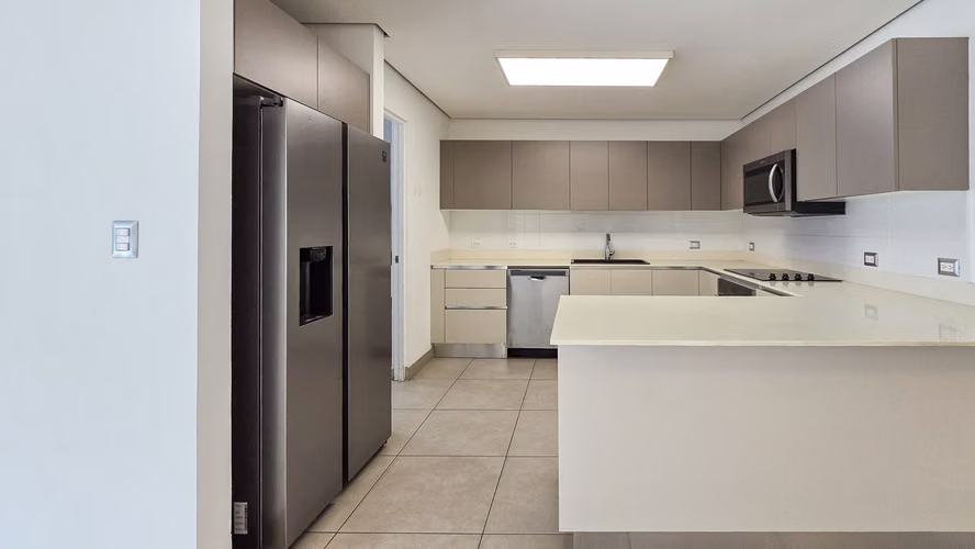 Alquiler de moderna casa ubicada en Escazú - Imagen 3