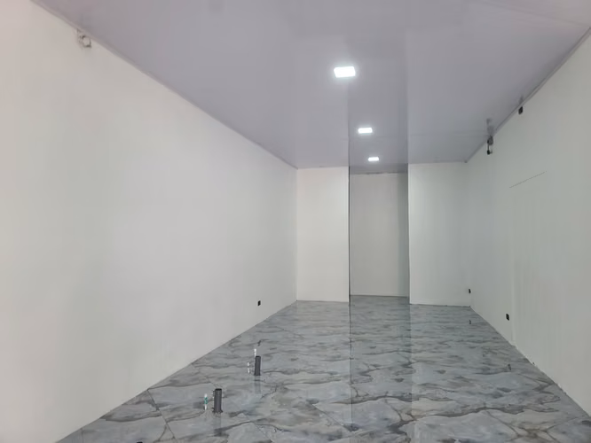 Local de 70 m2 en San Francisco 2 Rios