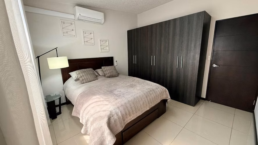 Casa amueblada en alquiler en Moravia  – condominio Reserva Moravia - Imagen 4