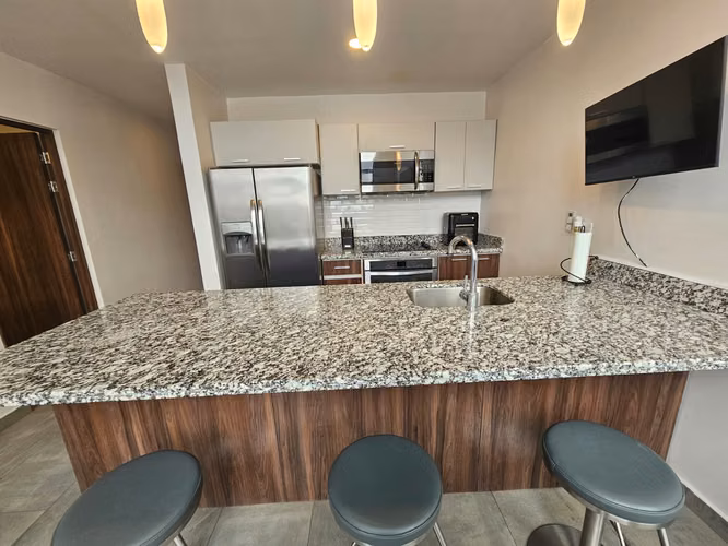Rohrmoser, Freshmarket, full amueblado, bello-amplio-lujo, 2 hab, 2 baños, balcon, vista. - Imagen 5