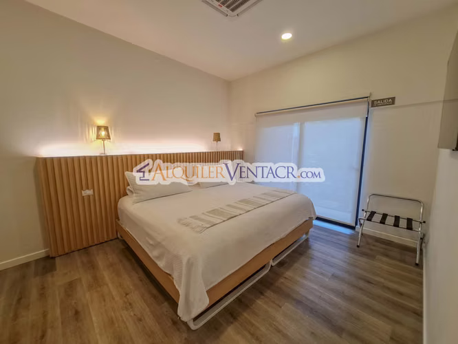 CASA DE UN NIVEL CON USO SUELO MIXTO + HOTEL IDEAL PARA AIRBNB EN SAN RAFAEL ESCAZU - Imagen 15