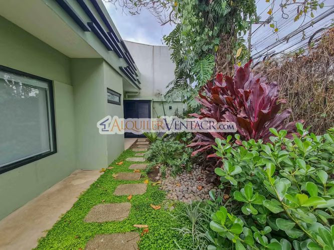 CASA DE UN NIVEL CON USO SUELO MIXTO + HOTEL IDEAL PARA AIRBNB EN SAN RAFAEL ESCAZU - Imagen 14