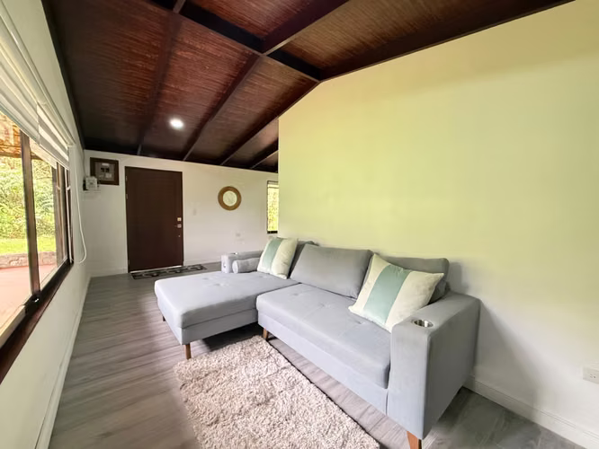 Finca con Cabaña Nueva en Bajos del Toro – Terreno de 2.000 m² - Imagen 11