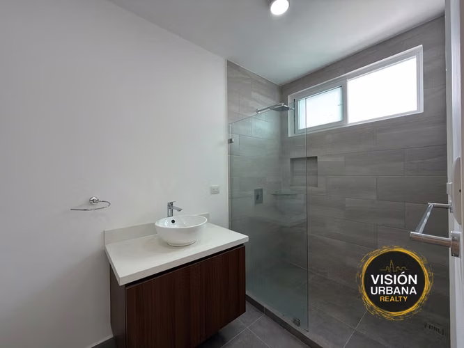 Casa para Estrenar de 3 Habitaciones en Condominio Bitzu, Escazú