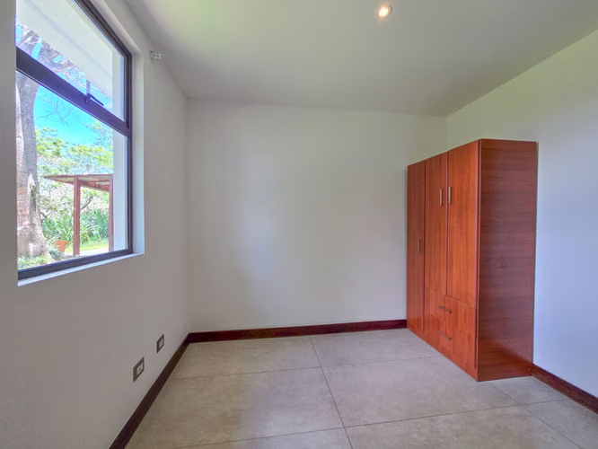 Lujosa Casa Contemporánea en Residencial Montaña del Sol / Santa Ana / 420 m² / Lote 1.577 m² - Imagen 15