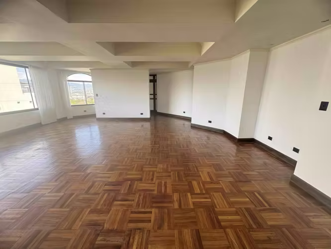 Apartamento de 3 cuartos en Torre en Jaboncillos, Escazú # - Imagen 2