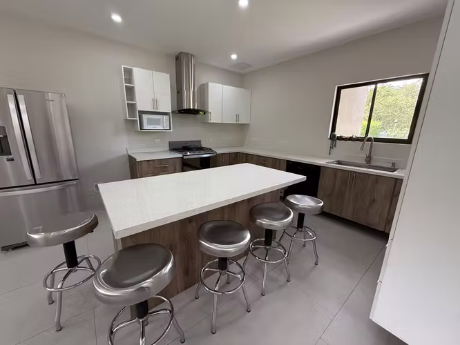 CASA EN ALQUILER AMUEBLADA EN CONDOMINIO LIBERIA