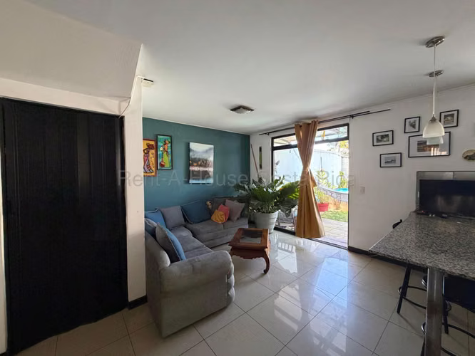 Venta de casa con piscina privada en Heredia, Ulloa. - Imagen 4