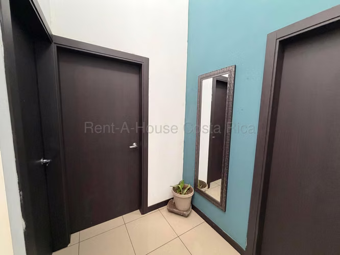 Venta de casa con piscina privada en Heredia, Ulloa. - Imagen 10