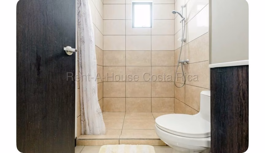 Venta de casa con piscina privada en Heredia, Ulloa. - Imagen 12