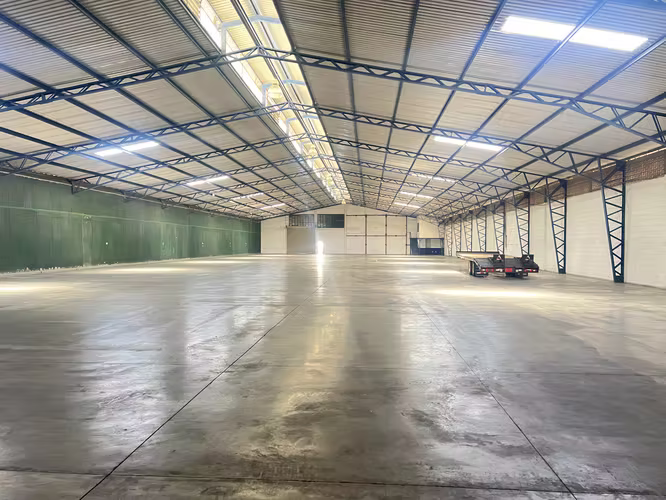 Aeropuerto Alquiler Bodega con Seguridad 24/7 Alajuela Almacenaje y distribución