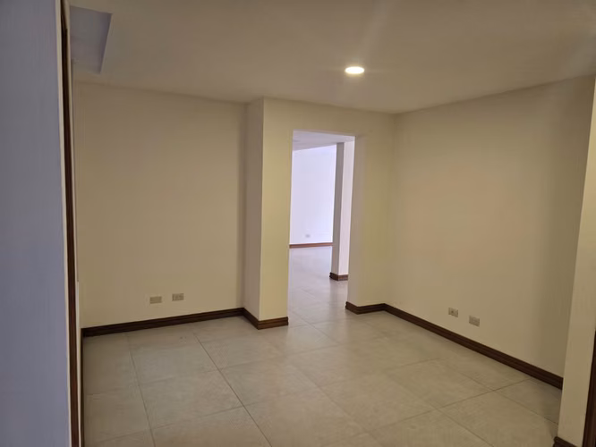 APARTAMENTO EN ALQUILER | ESCAZÚ - EXCELENTE UBICACIÓN - Imagen 4