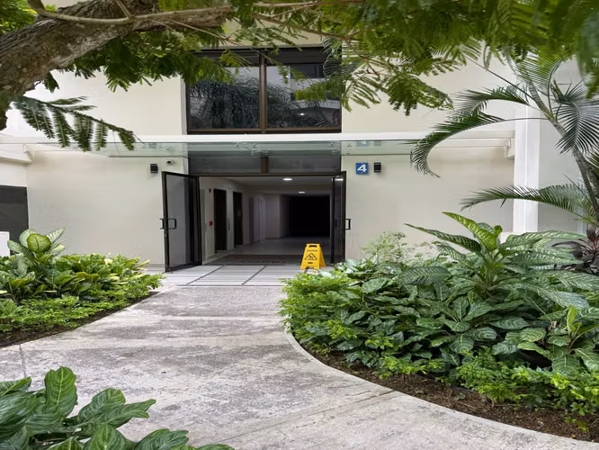 3-Bedroom Jaco Condo with Pool Access in Prime Location - Imagen 2