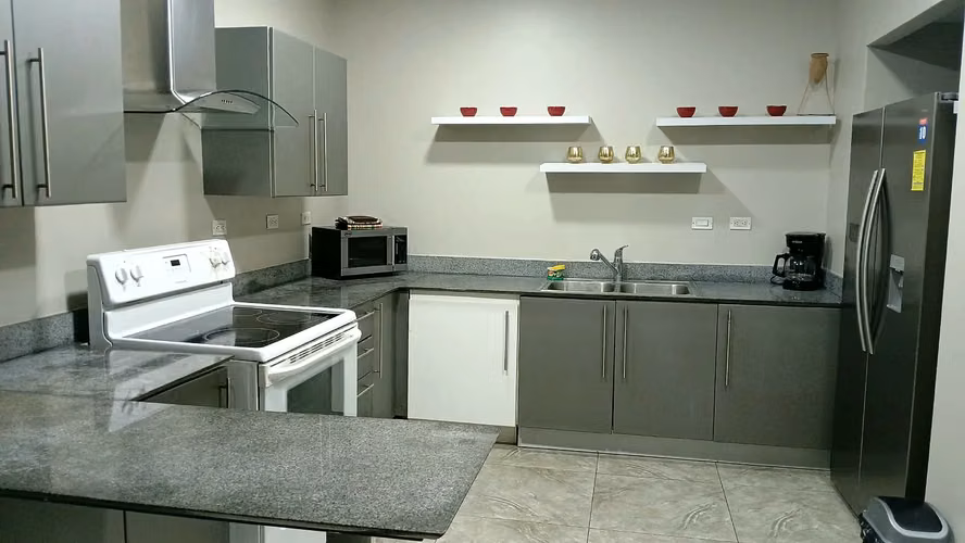 3-Bedroom Jaco Condo with Pool Access in Prime Location - Imagen 6