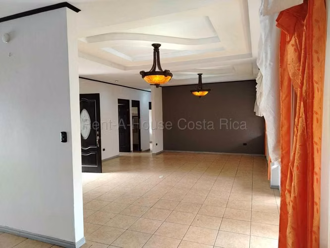 Venta de Casa en Mercedes de Heredia. 27-404 - Imagen 2