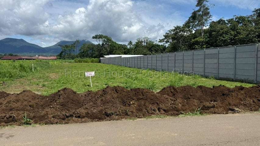 Venta de Lote en . San Carlos-La Fortuna, Alajuela. Oportunidad Única de Inversión.